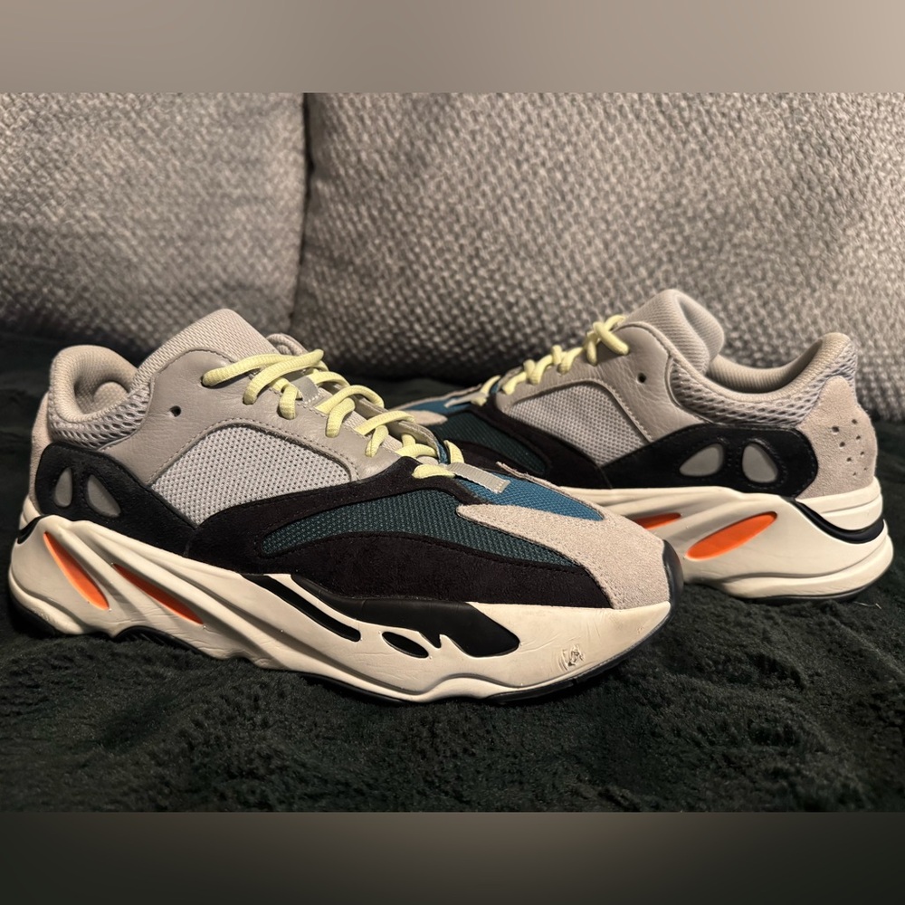 Adidas Yeezy Boost Wave Runner (AUTHENTIC)